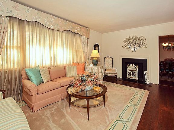 Modern Ranch in great location.