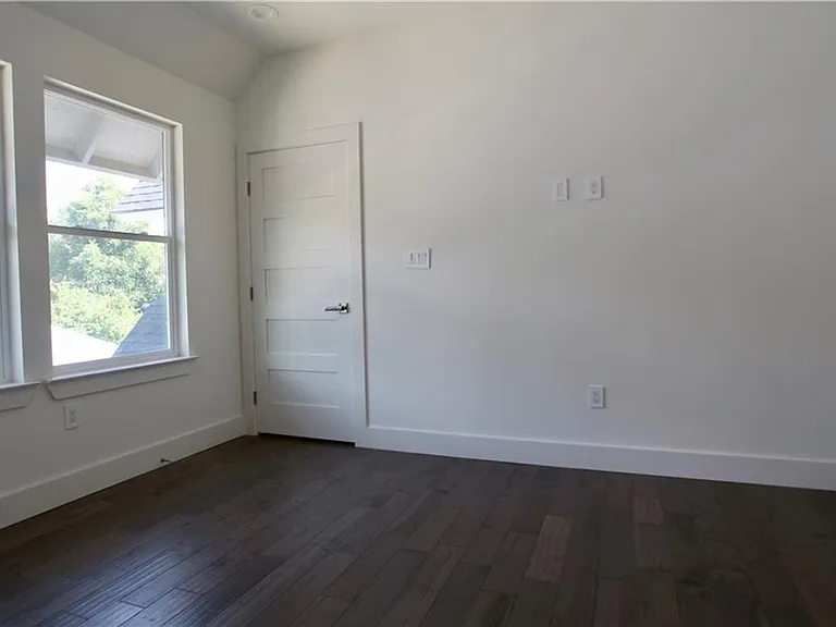 705 Harris Ave #C — Photo 30