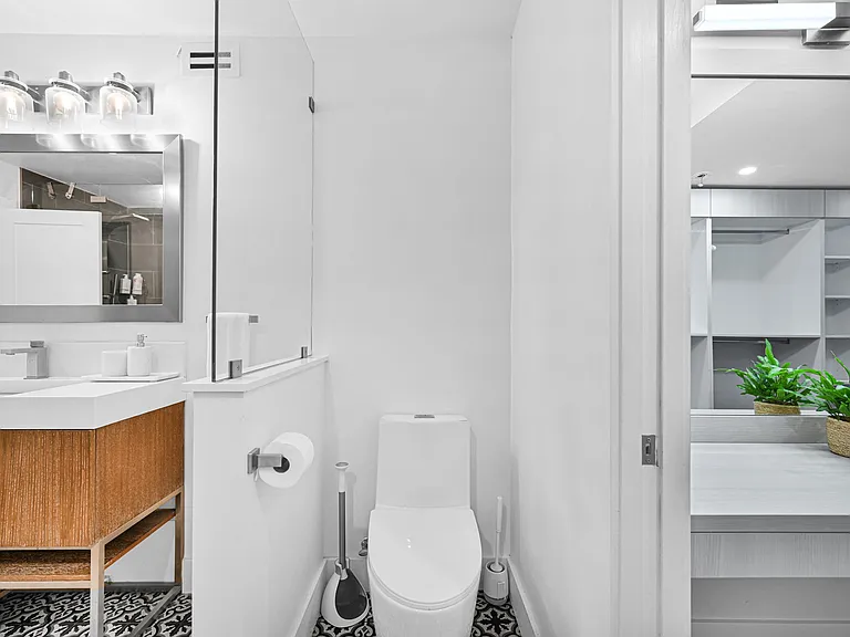 150 NE 50th Ter — Photo 14