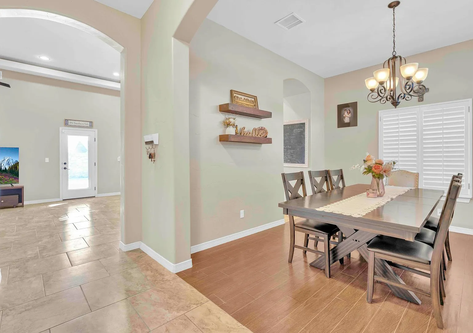 East El Paso 3bed/2bath Refrig A/C — Photo 2
