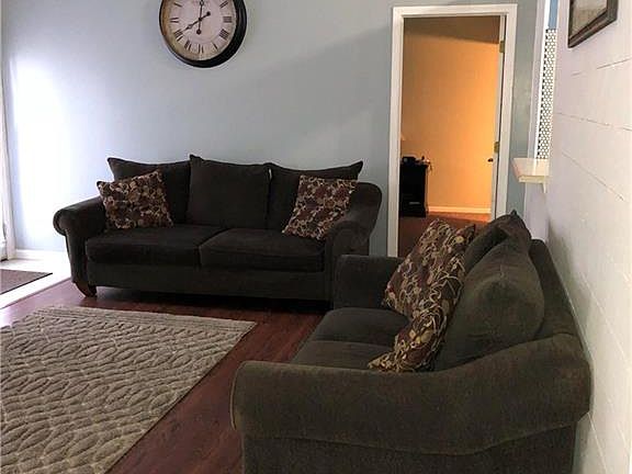 3rd image of 4328 Arlington Cir