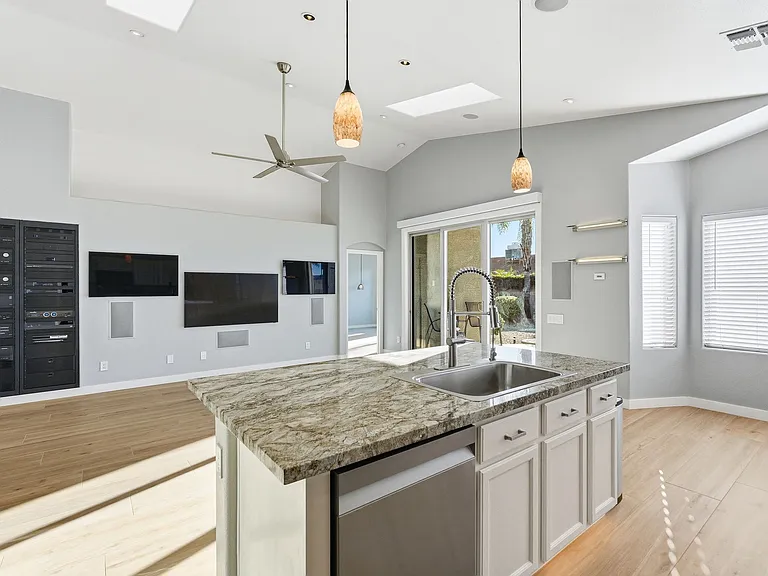 16404 S 46th Way — Photo 11