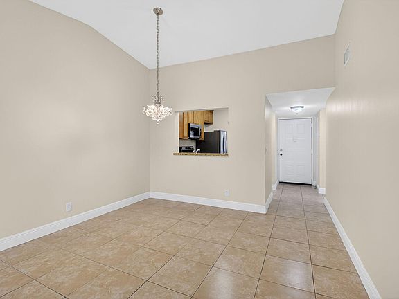 5th image of 21943 Remsen Terrace #207