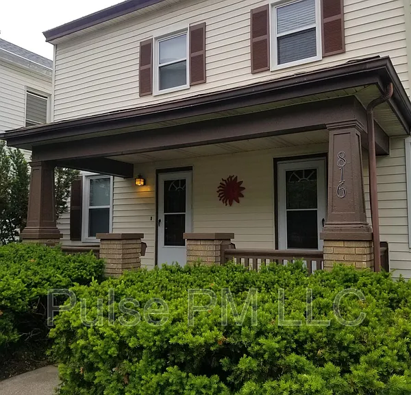816 Montague Rd #U2 — Photo 2