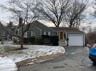 16 Milton Rd, Barrington, RI 02806