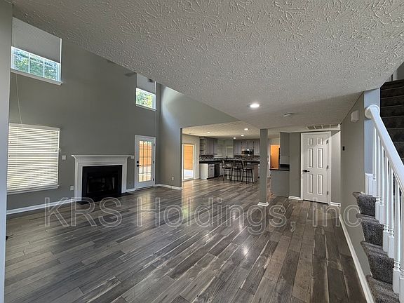2nd image of 20 Henrys Fork Dr