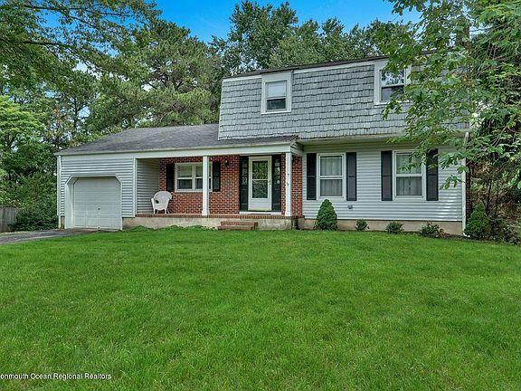 2nd image of 7 Huntington Ct