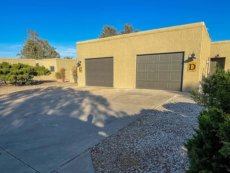 4506 Buena Loma Way #B — Photo 10