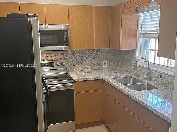5th image of 2645 SW 33rd Ave
