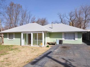 1912 SE 29th Ter, Topeka, KS 66605