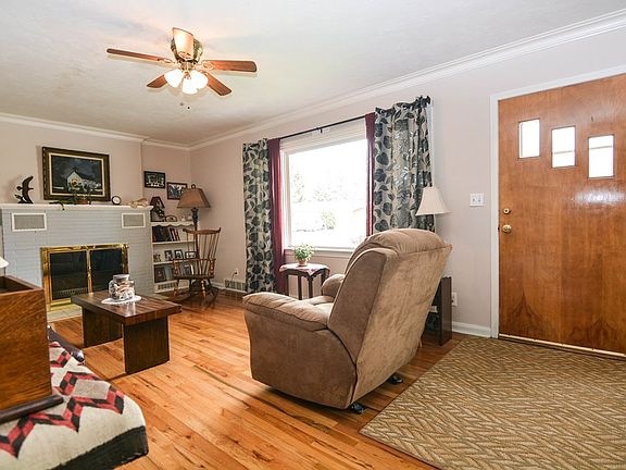 4th image of 260 Barlow Dr