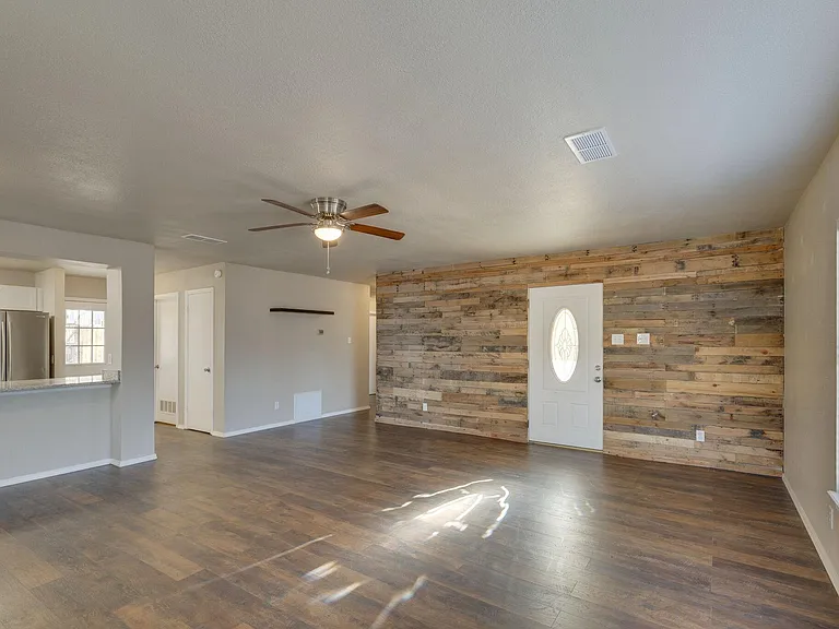 157 Harbor Dr — Photo 8