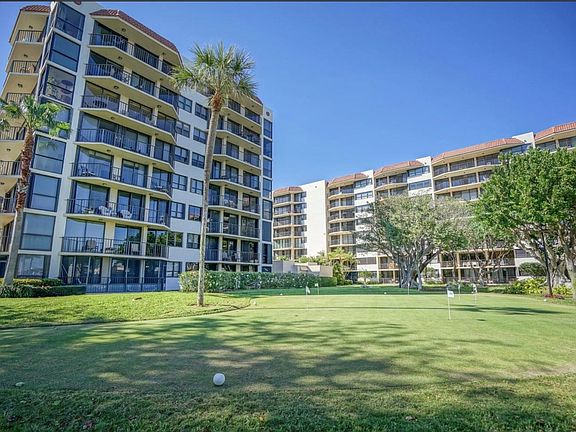 2nd image of 859 Jeffery Street #214