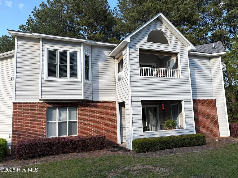 2591 Thackery Rd #E — Photo 11
