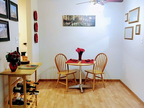 5th image of 10930 S Worth Ave Unit 4