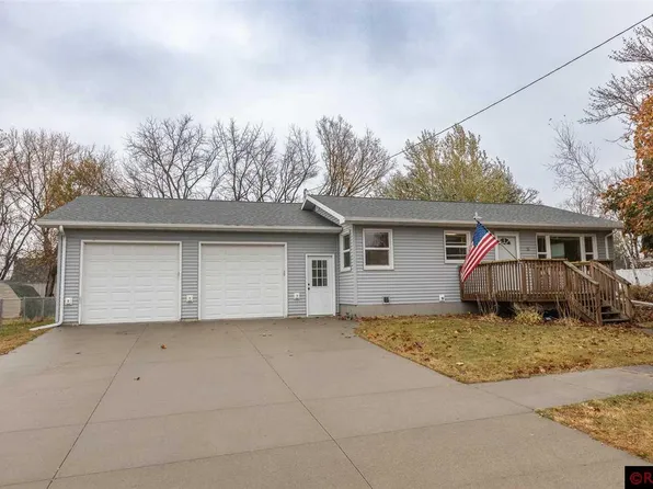 11 Minnesota Ave W, Minnesota Lake, MN 56068