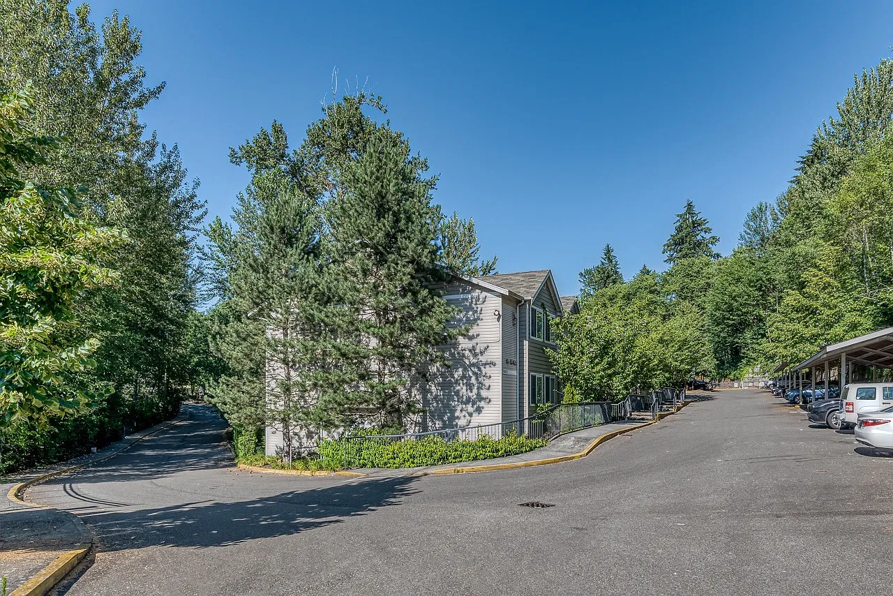 Springbrook Reserve Condominiums — Photo 3