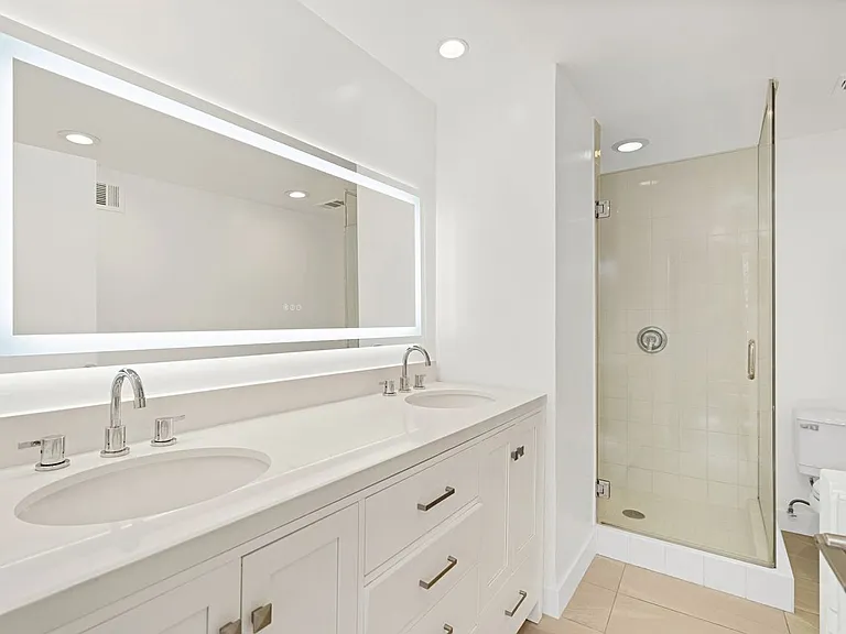 7250 Franklin Ave #507 — Photo 21