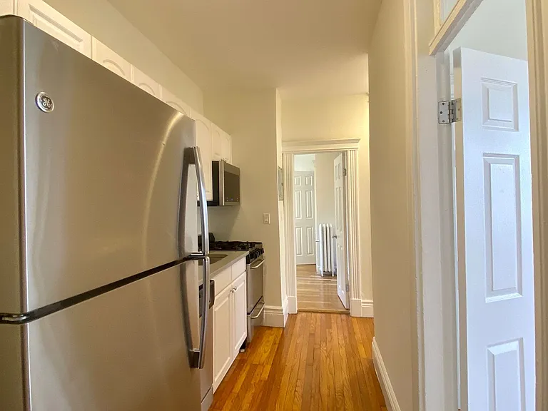 12 Camelot Ct #15R — Photo 6