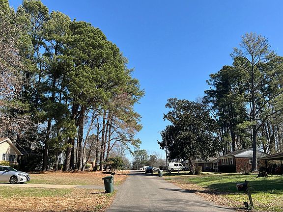4th image of 166 Byron Dr