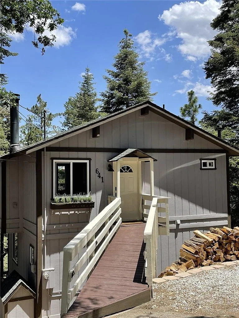 2 bed, 1.5 bath, 1104 sqft, $2,500 — Photo 1