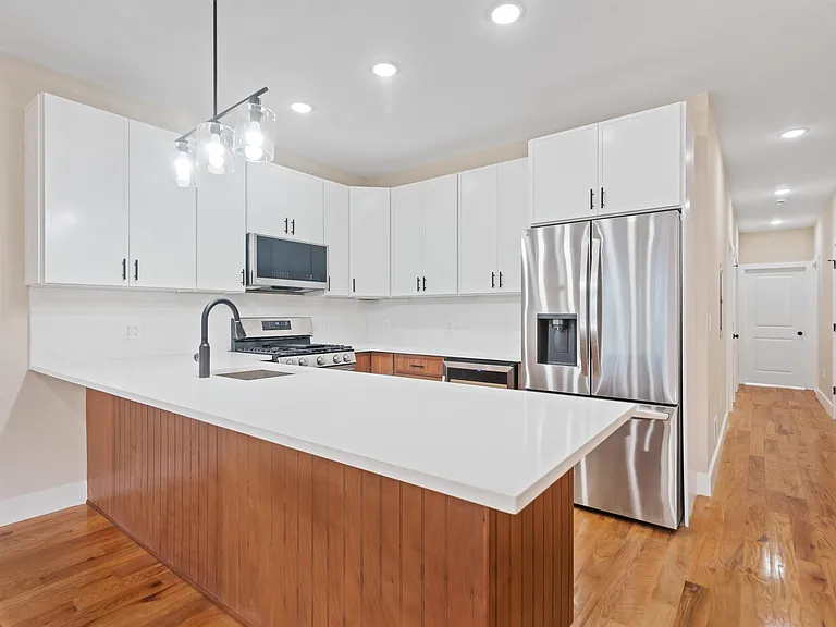 277 Pearsall Ave — Photo 8