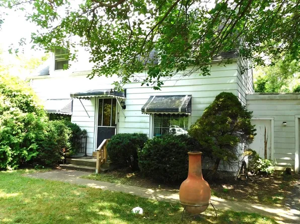 405 N Washington St, Westmont, IL 60559