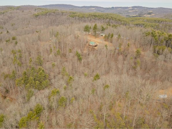 913 Kanawha Ridge Rd, Dugspur, VA 24325