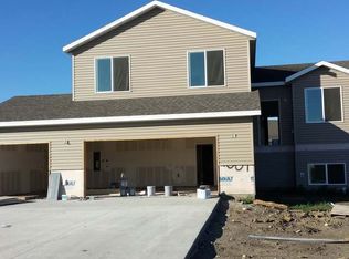 1009 Calvert Cir, Bismarck, ND 58503