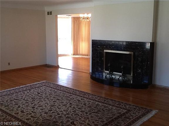 2nd image of 9601 Elsmere Dr
