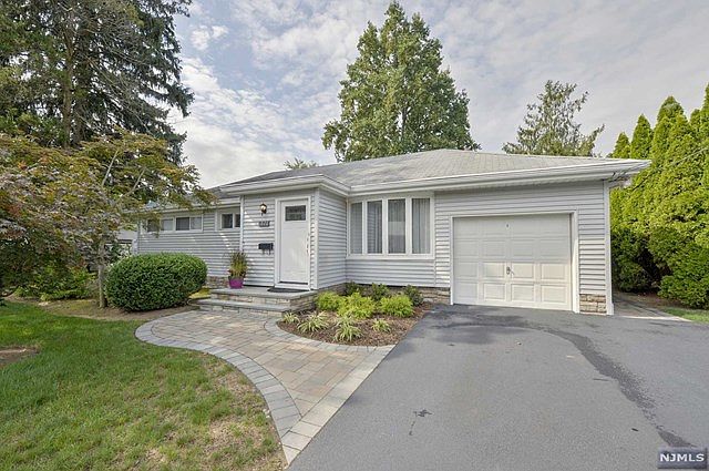 1st image of 18-26 Hillery St #1X
