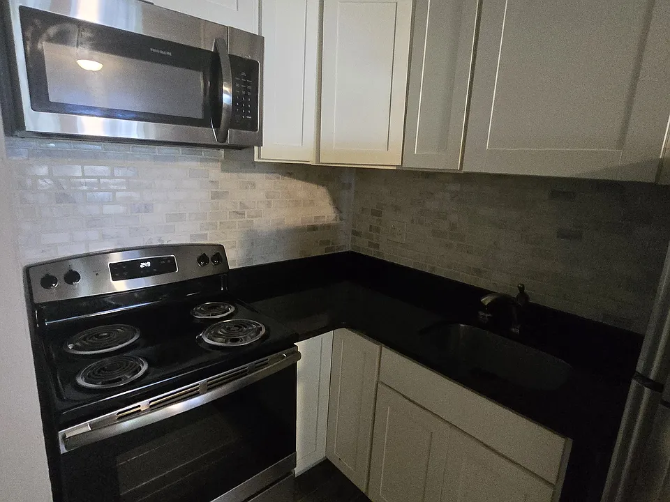 31 Austin St #6BB