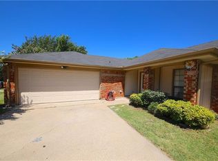 3408 Creekwood Ln, Fort Worth, TX 76123