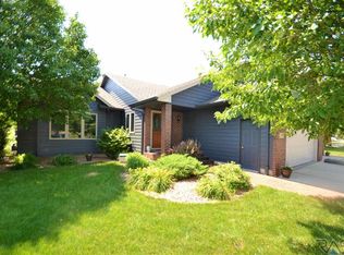3219 S Tyler Ave, Sioux Falls, SD 57103