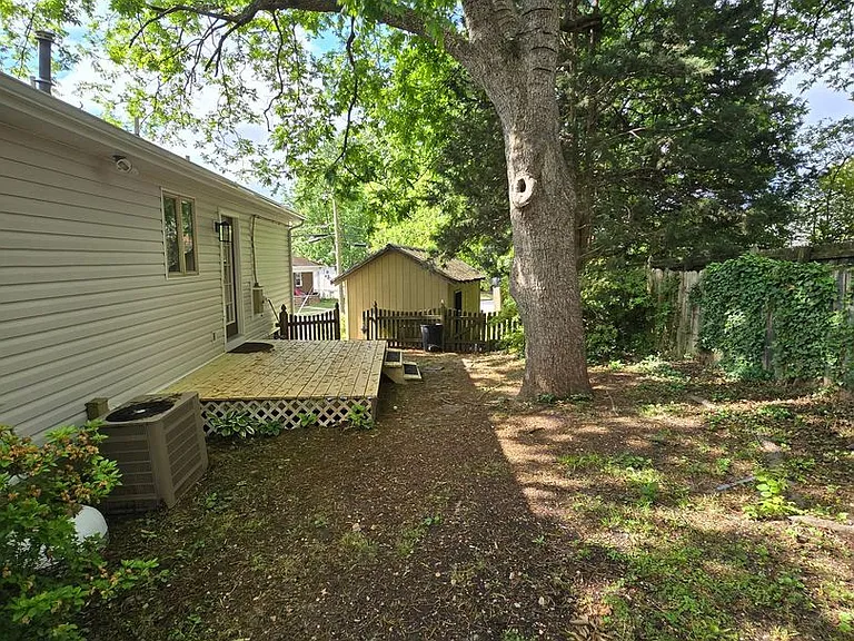 500 Floral Ave — Photo 26