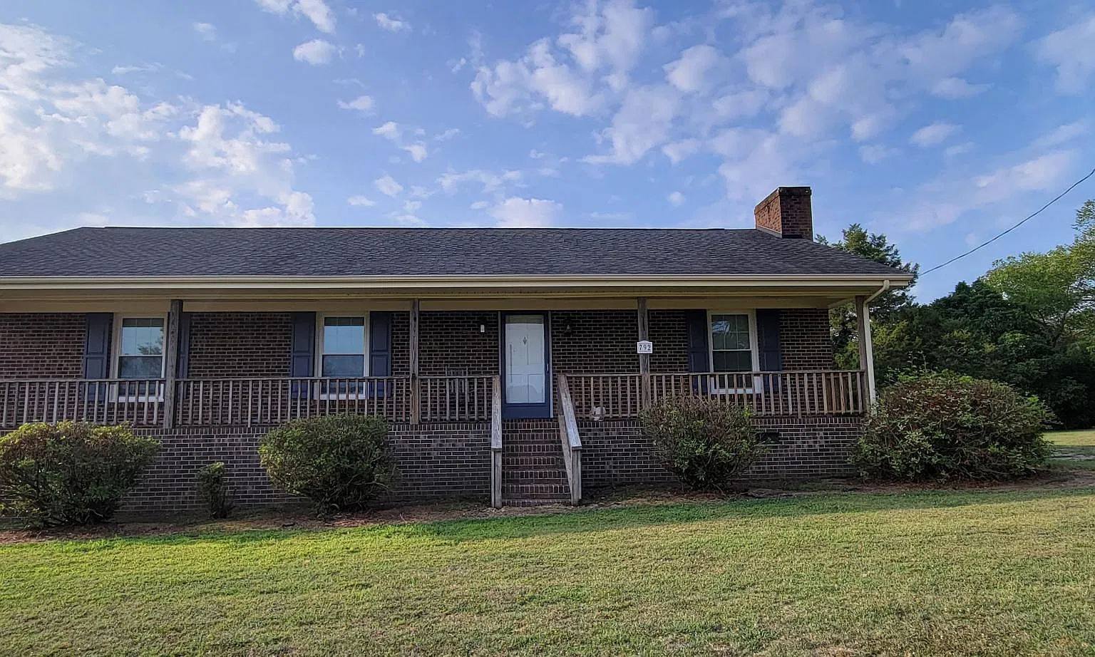 3 bed, 1400 sqft, $1,800 — Photo 1
