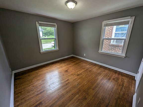 4th image of 4238 Ravenwood Ave
