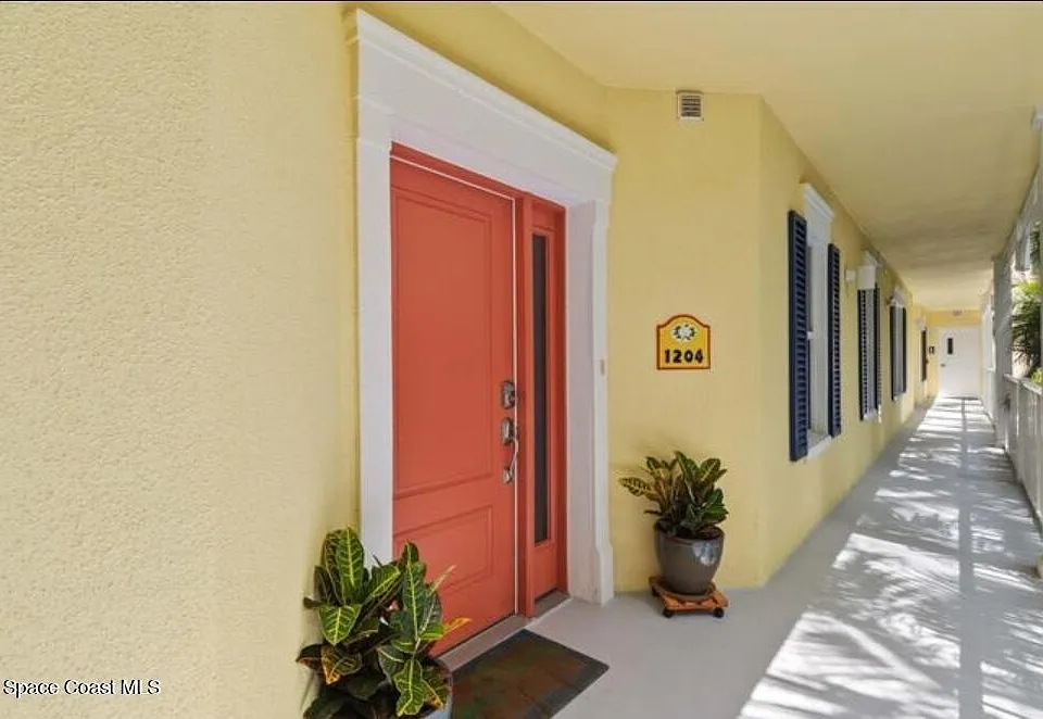 1 8th Ave #1204