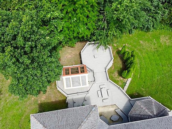 4th image of 1025 Cobblestone Dr