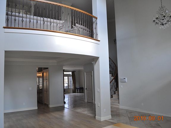 2nd image of 4941 Cresita Dr