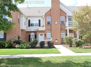 790 Olde English Cir, Howell, MI 48855