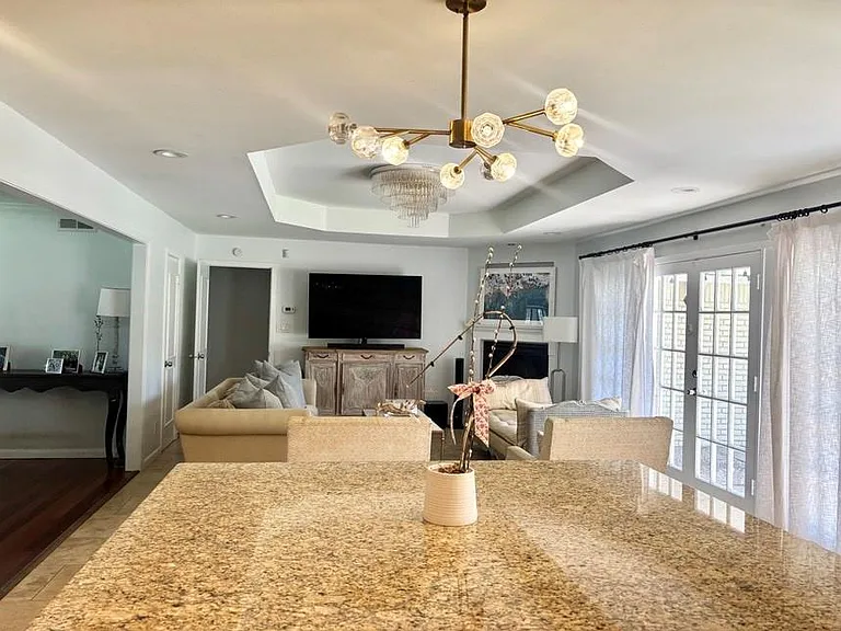 729 Camelot Ln — Photo 11