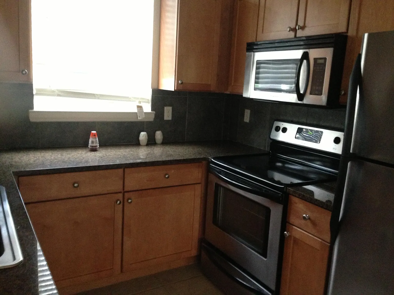 2 bed, 2.5 bath, 990 sqft, $1,425 — Photo 2