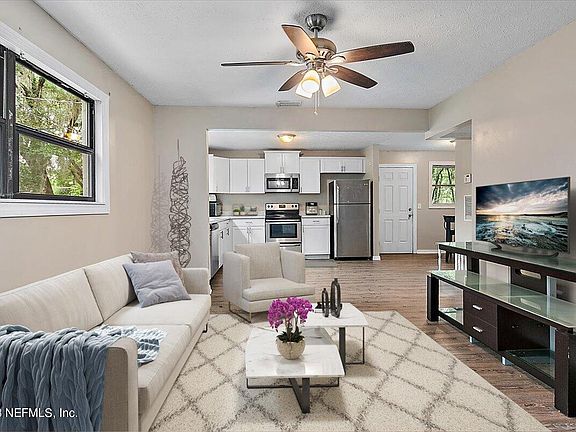 2nd image of 2507 RED ROBIN Drive E