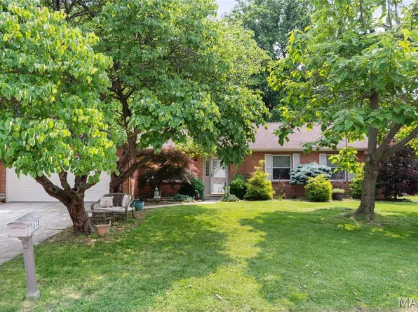 112 Bourdelais Dr, Swansea, IL 62226