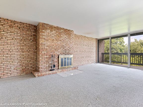 2nd image of 5600 Hillcrest Ln APT 2M