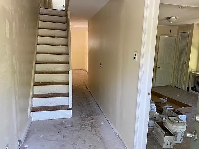 72 N Country Rd — Photo 9
