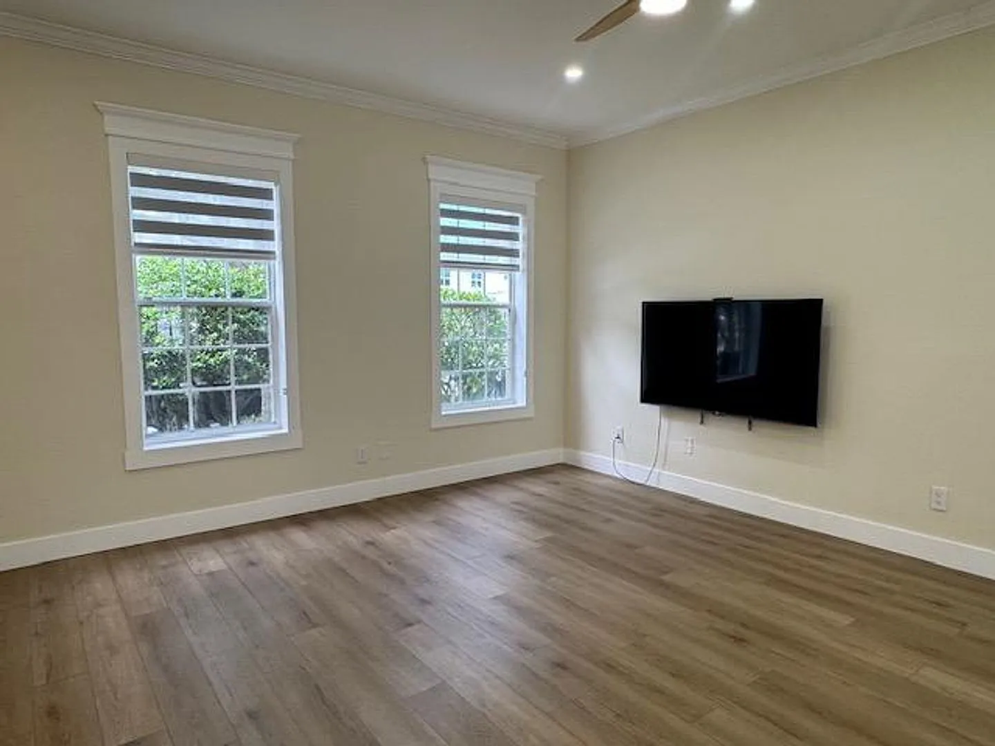 4 Bedroom fully renovated Townhome in the Main Village of Celebration — Photo 3