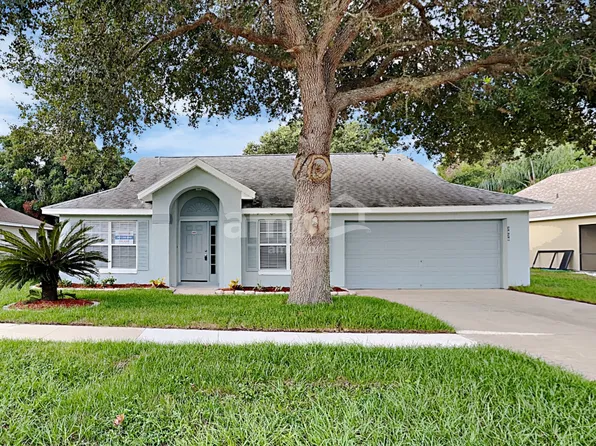 3826 Bayshore Cir, Tavares, FL 32778