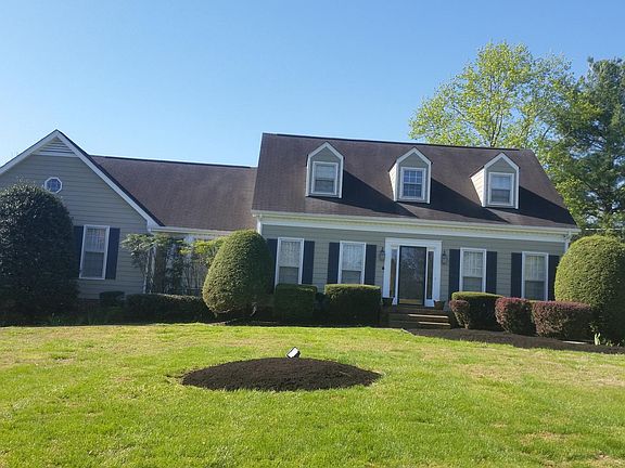 3rd image of 9229 Fox Run Dr